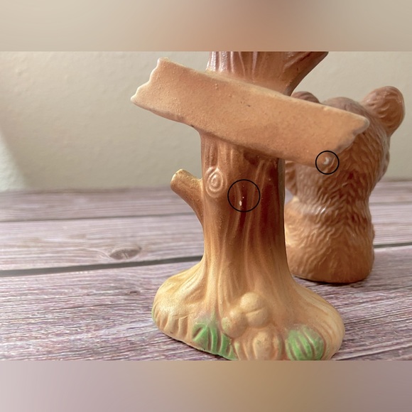Adorable Vintage Bear & Tree Stump Salt & Pepper set marked Japan - Picture 8 of 9